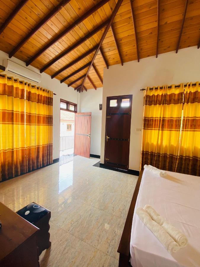 The Kingslayer Resort 尼甘布 外观 照片