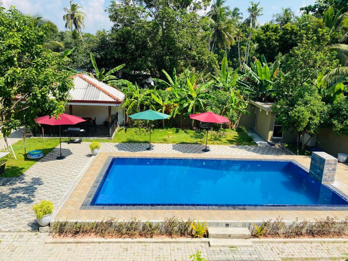 The Kingslayer Resort 尼甘布 外观 照片