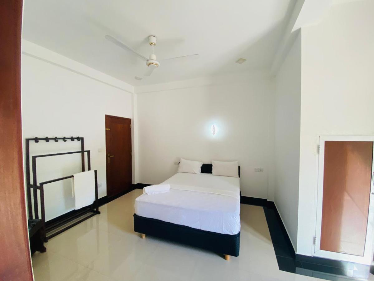 The Kingslayer Resort 尼甘布 外观 照片