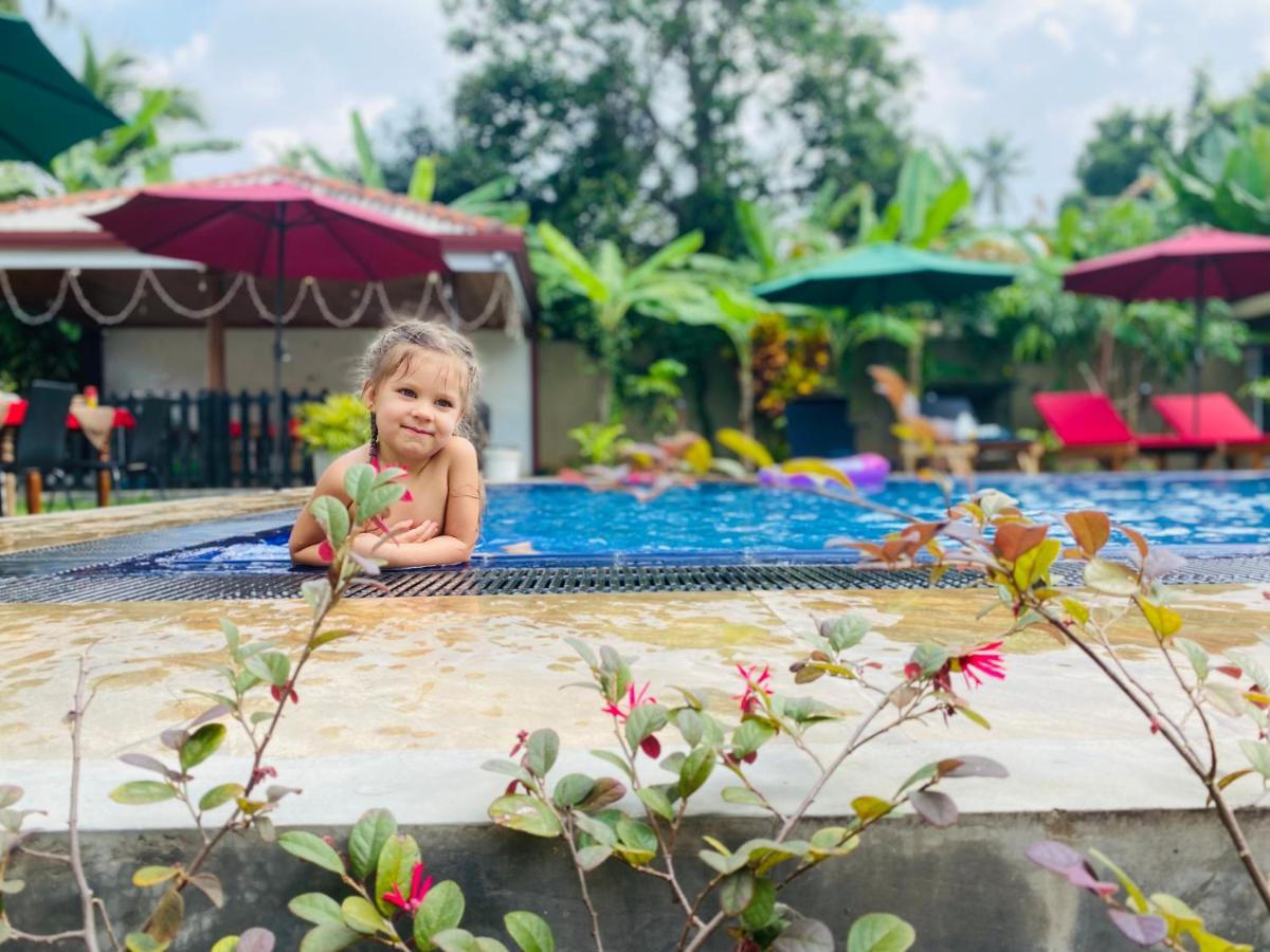 The Kingslayer Resort 尼甘布 外观 照片