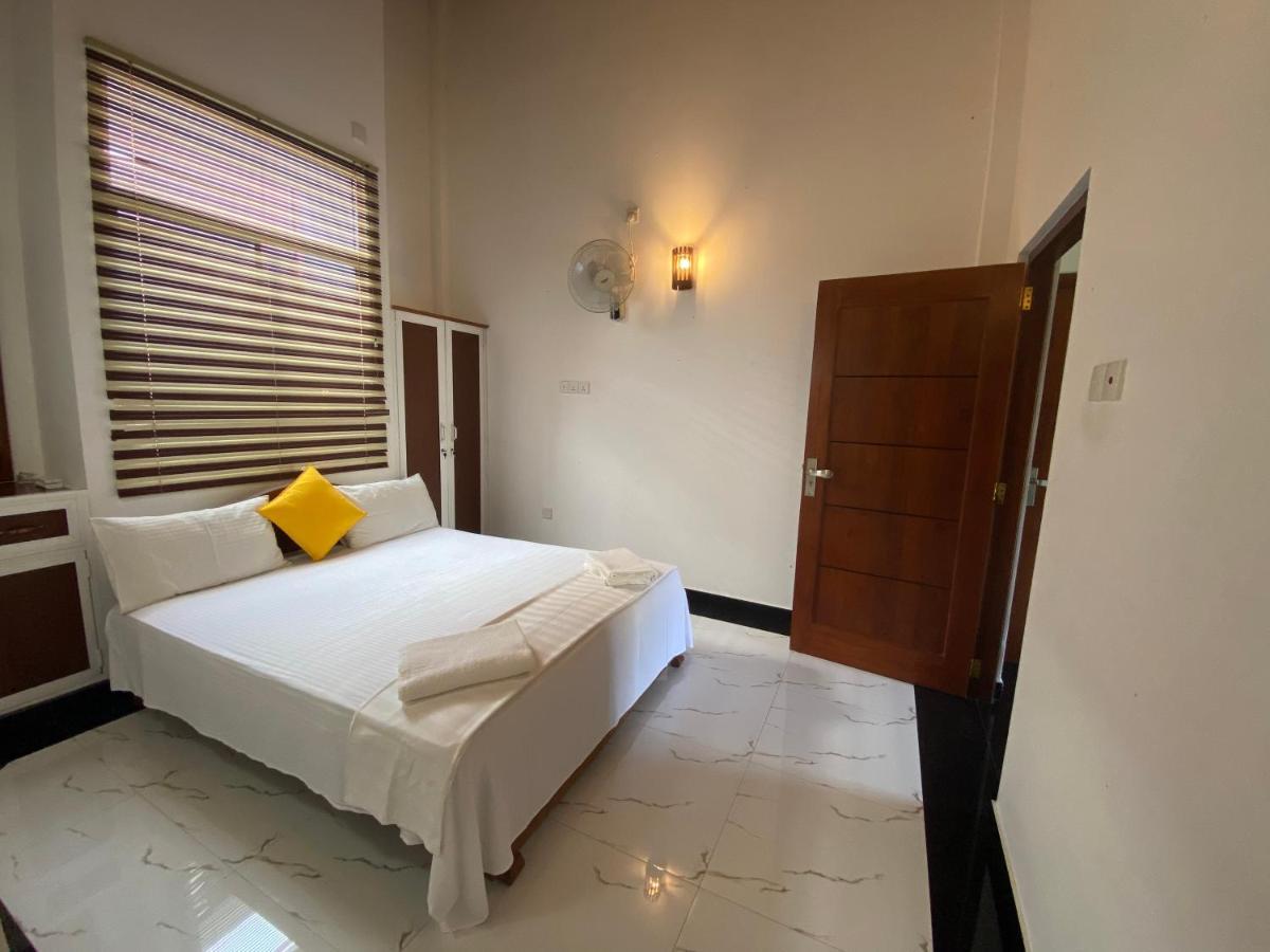 The Kingslayer Resort 尼甘布 外观 照片