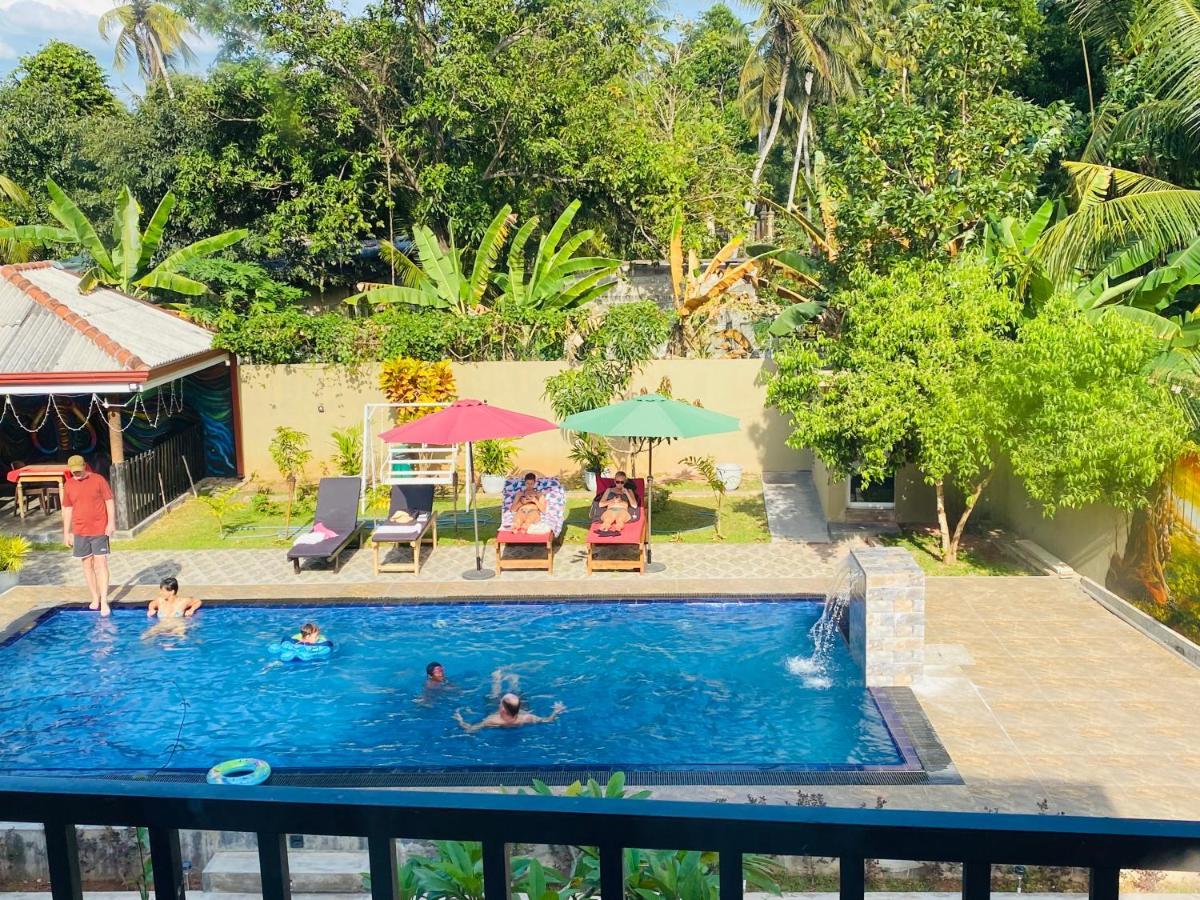 The Kingslayer Resort 尼甘布 外观 照片