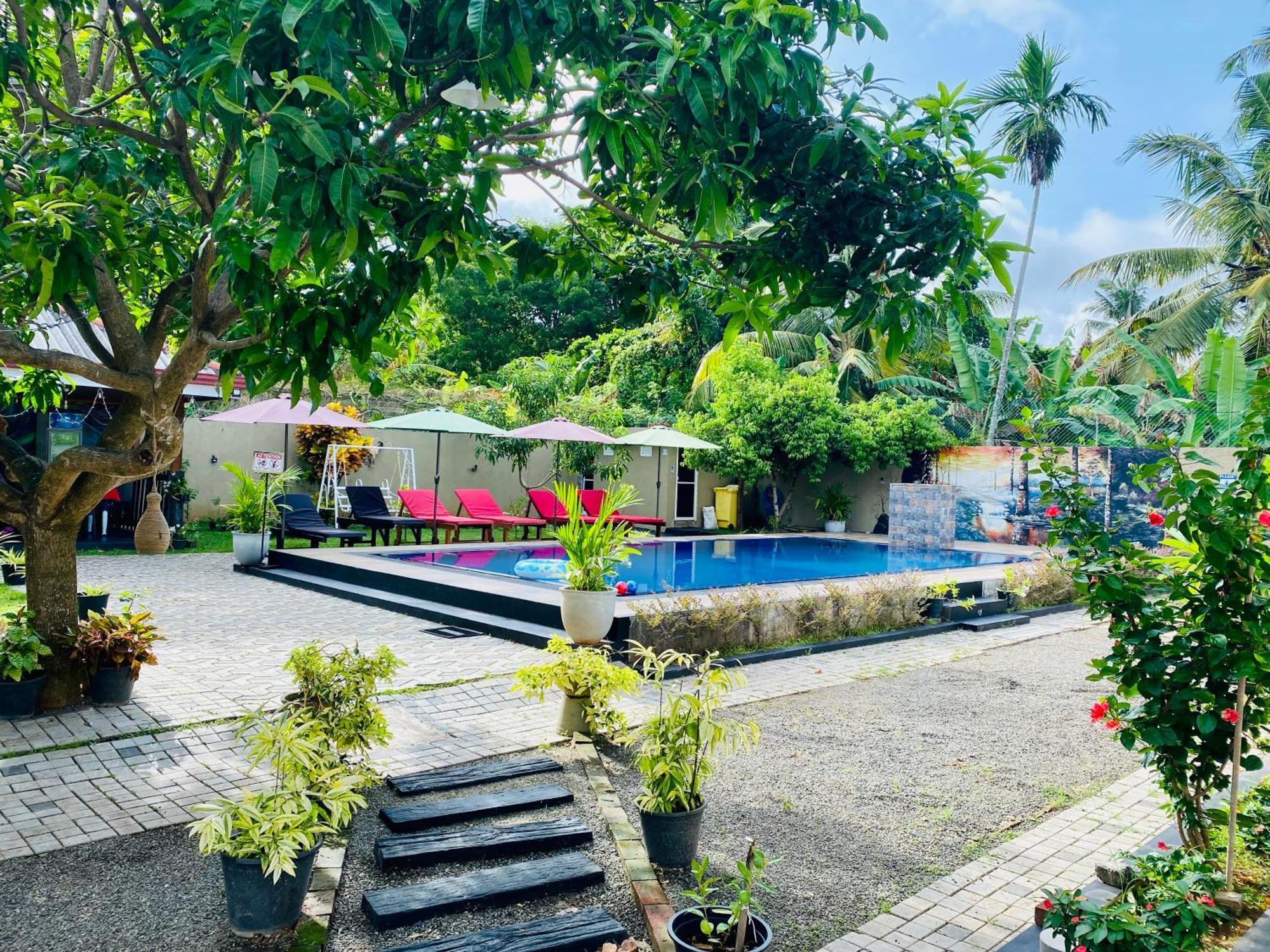 The Kingslayer Resort 尼甘布 外观 照片