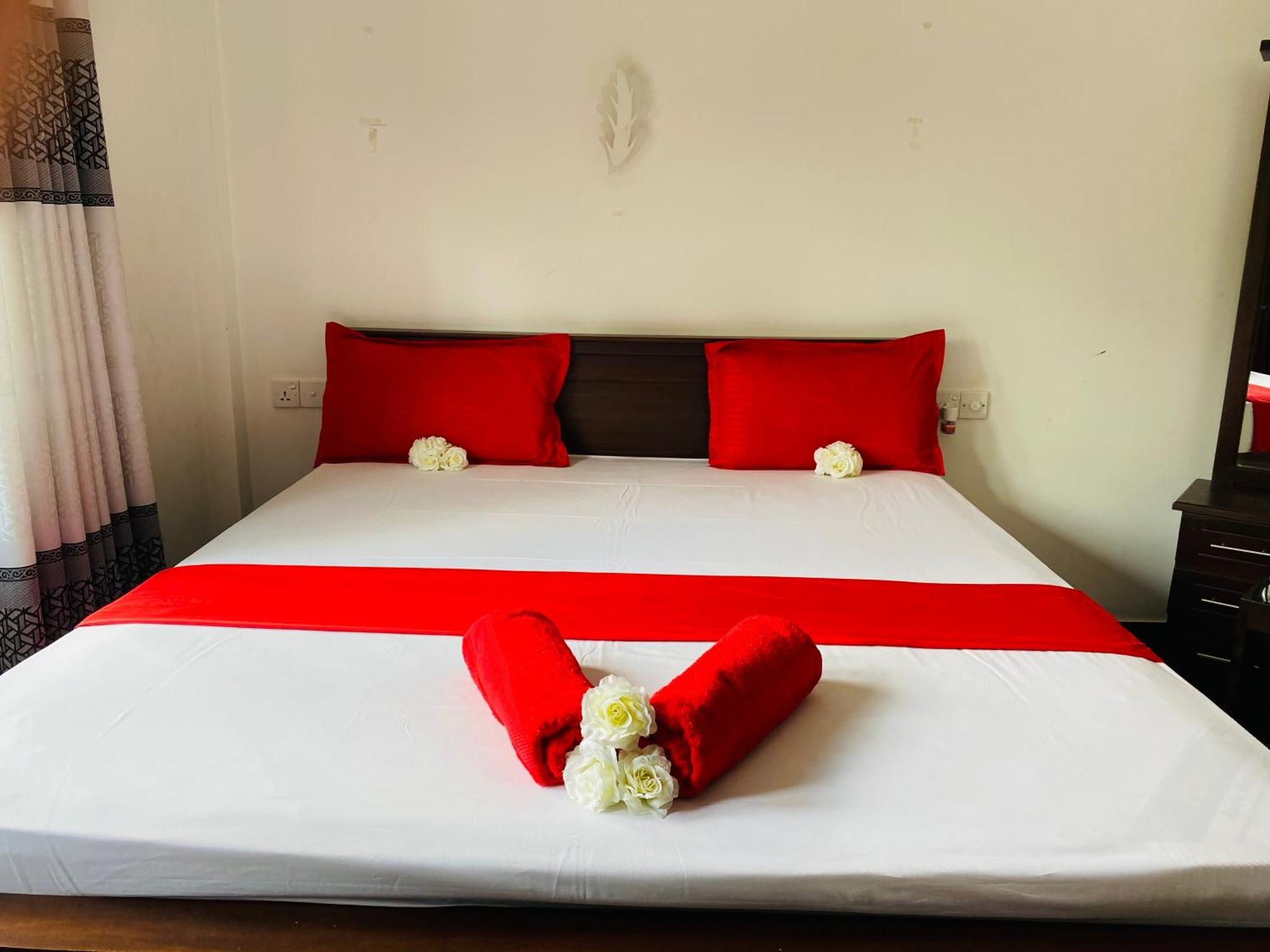 The Kingslayer Resort 尼甘布 外观 照片